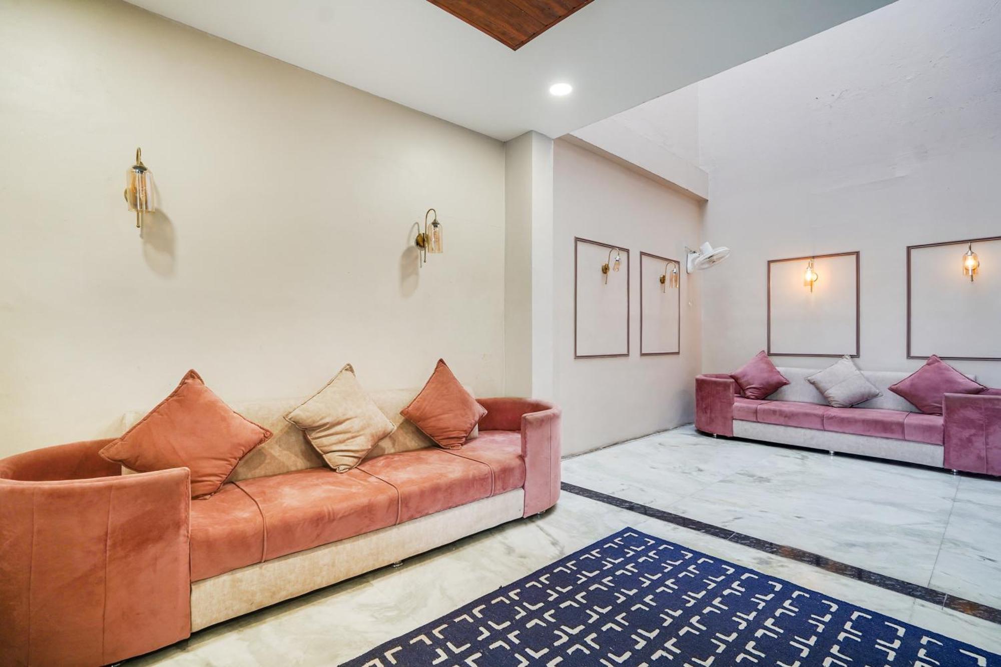 Super Hotel O Pithampur Formerly Ganga Residency Akolia Εξωτερικό φωτογραφία