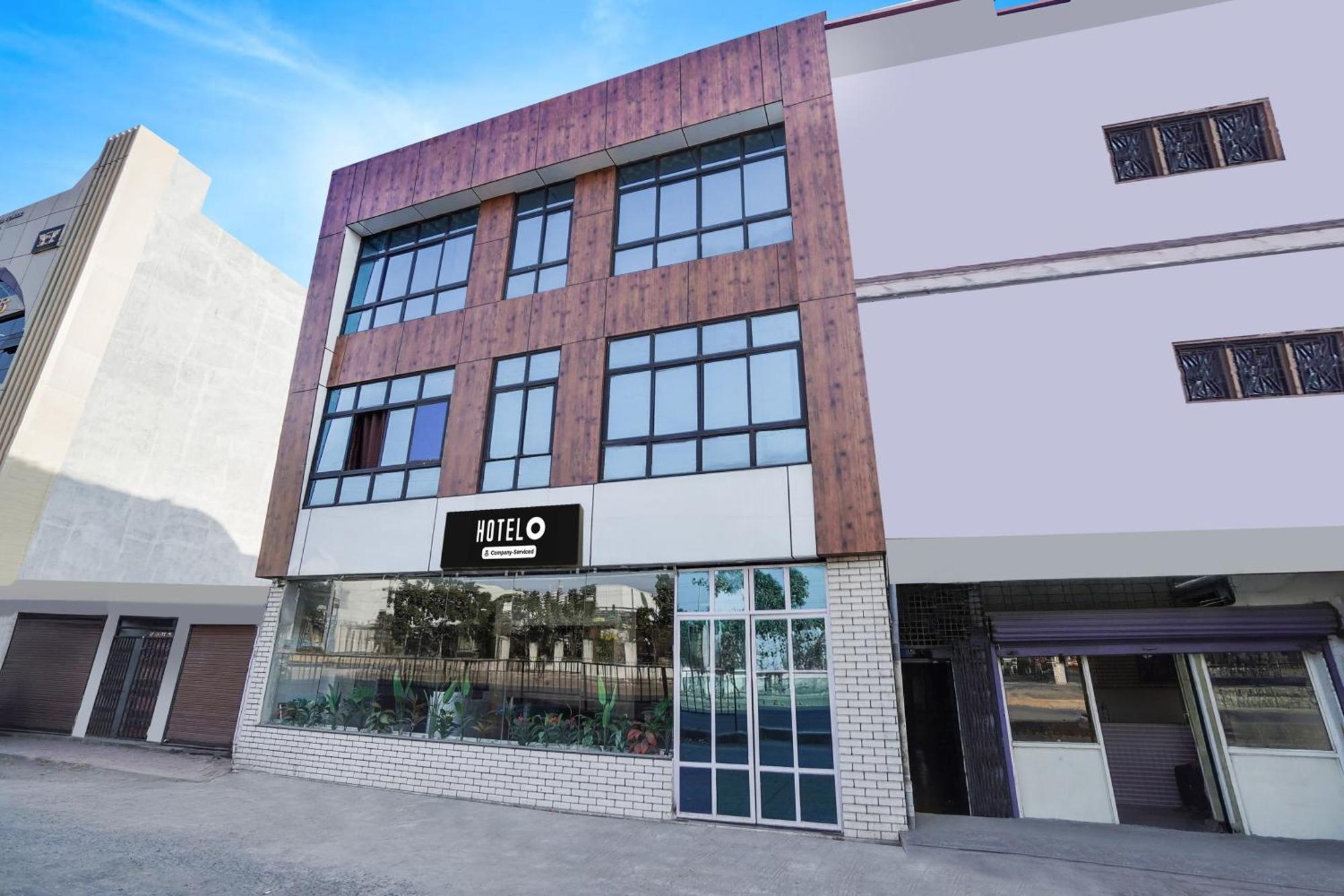 Super Hotel O Pithampur Formerly Ganga Residency Akolia Εξωτερικό φωτογραφία