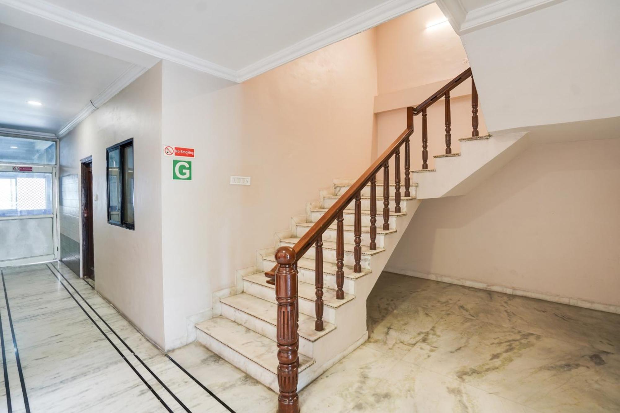 Super Hotel O Pithampur Formerly Ganga Residency Akolia Εξωτερικό φωτογραφία