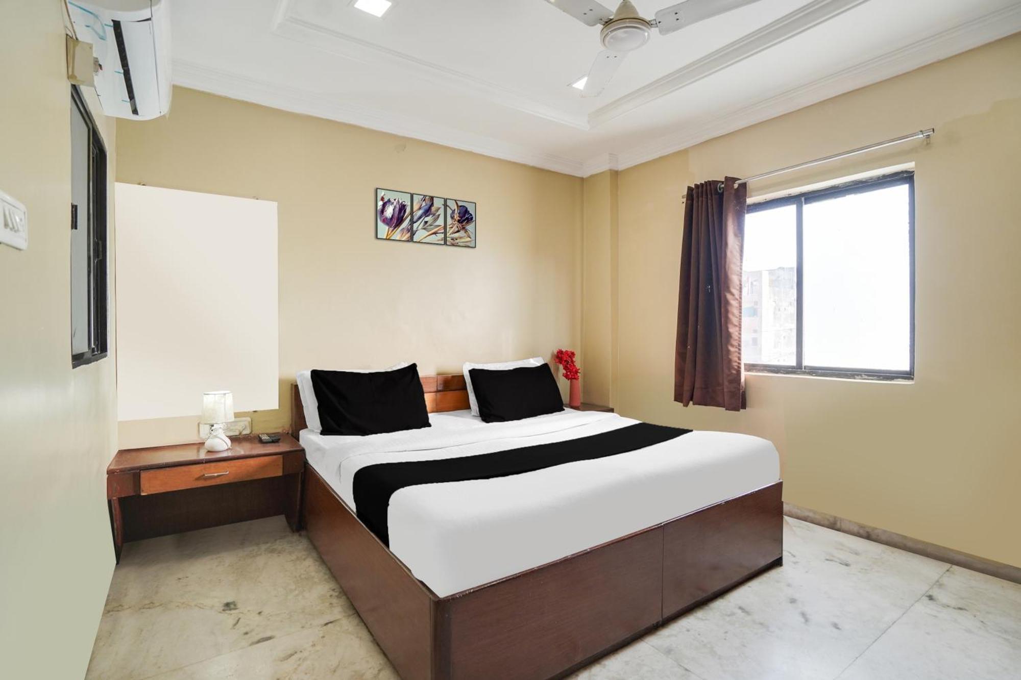 Super Hotel O Pithampur Formerly Ganga Residency Akolia Εξωτερικό φωτογραφία