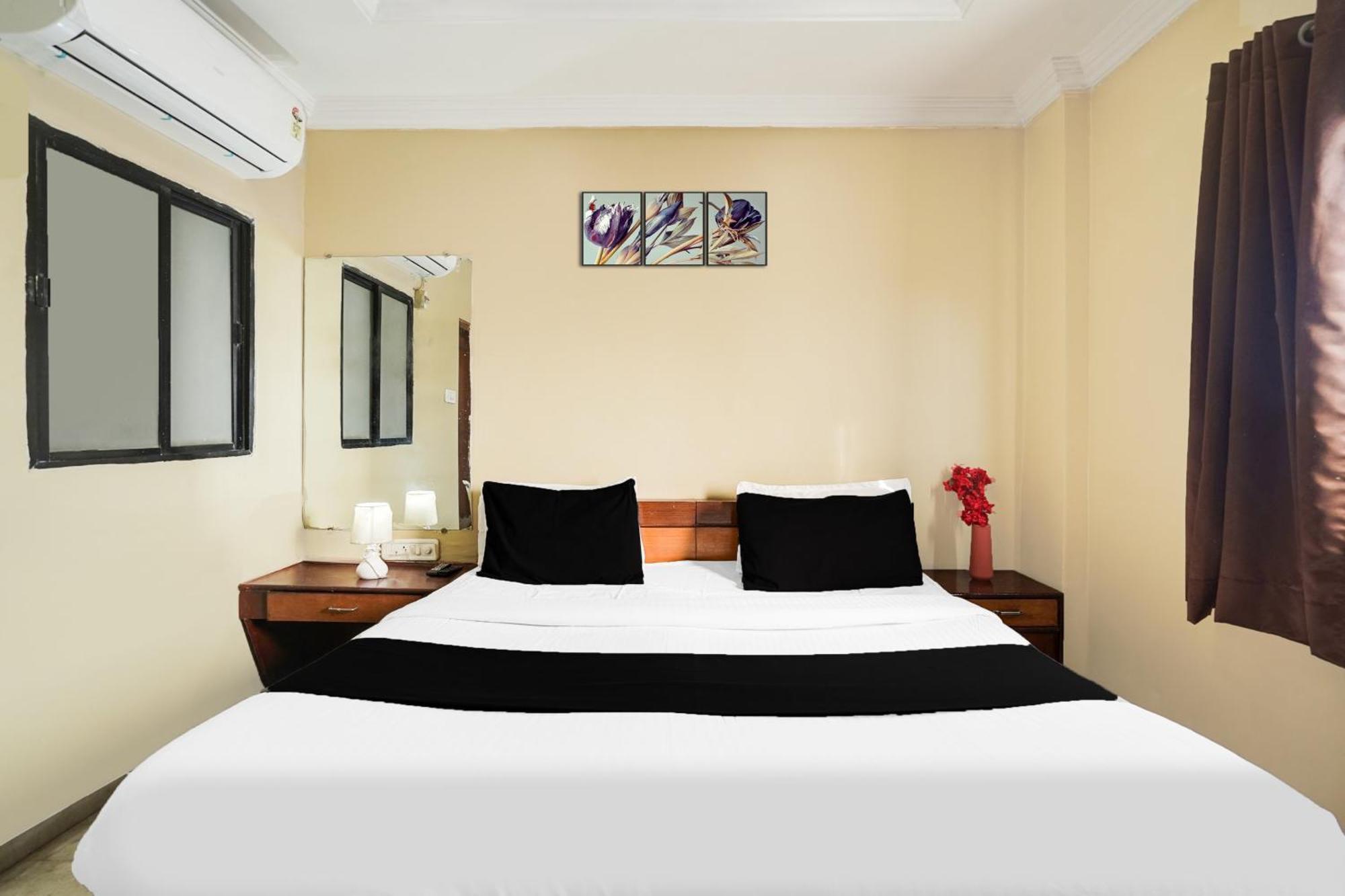 Super Hotel O Pithampur Formerly Ganga Residency Akolia Εξωτερικό φωτογραφία