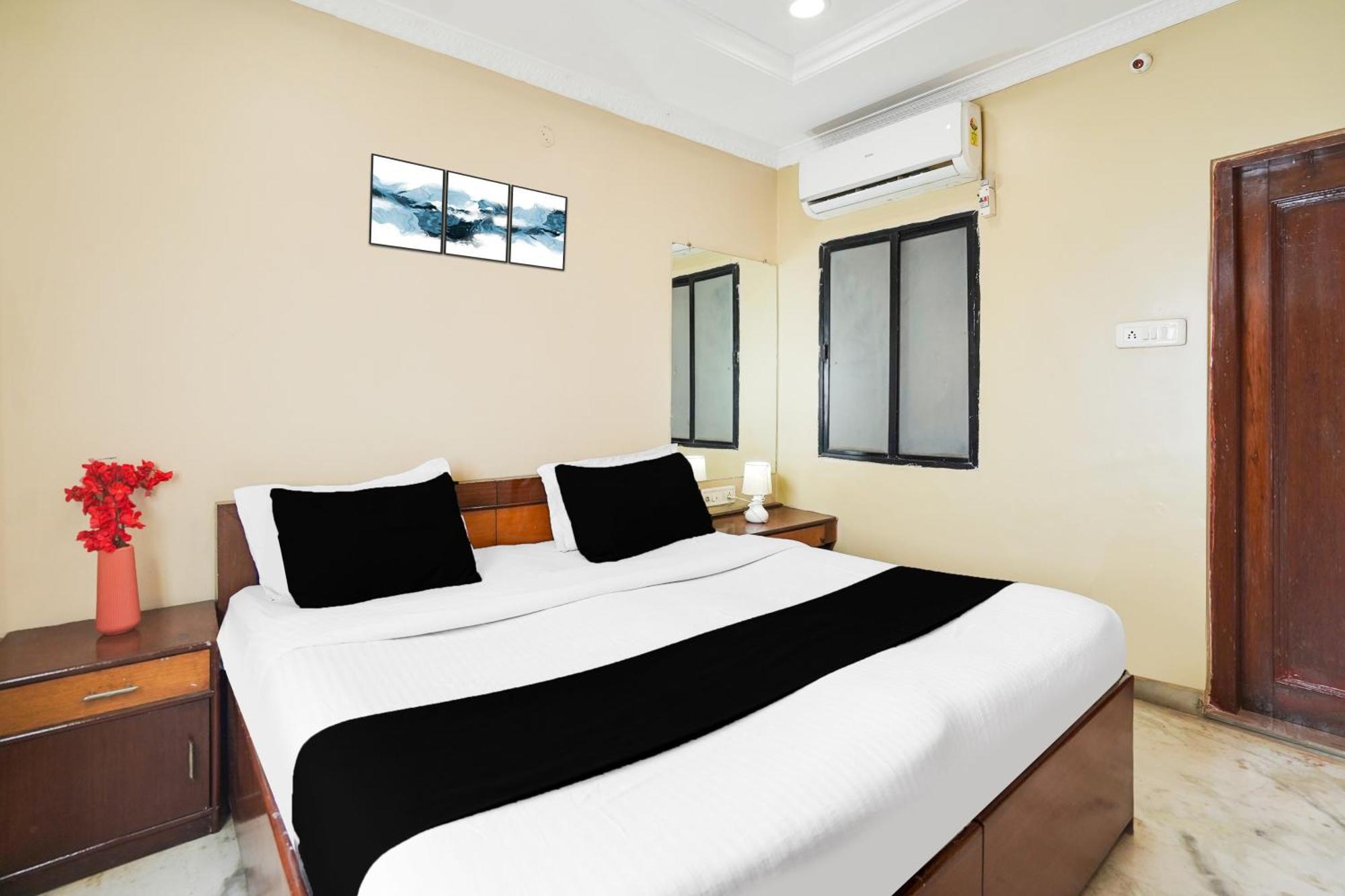 Super Hotel O Pithampur Formerly Ganga Residency Akolia Εξωτερικό φωτογραφία