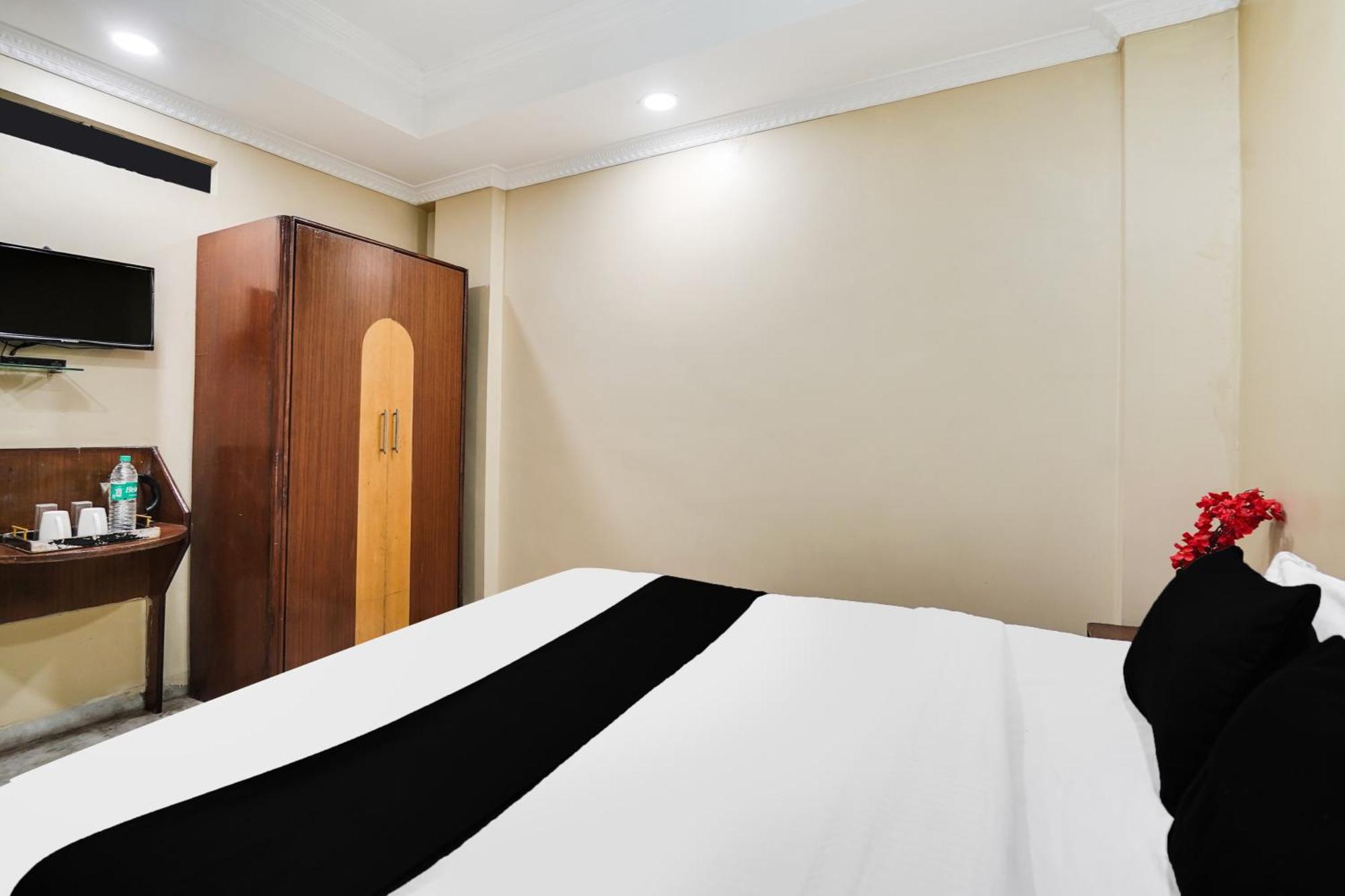 Super Hotel O Pithampur Formerly Ganga Residency Akolia Εξωτερικό φωτογραφία