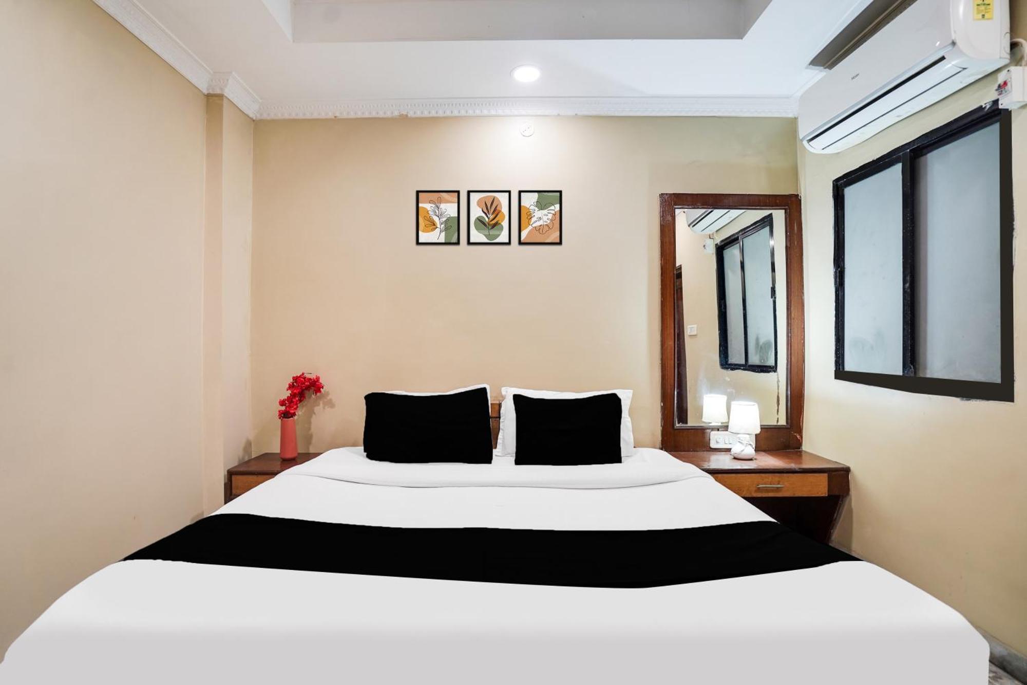 Super Hotel O Pithampur Formerly Ganga Residency Akolia Εξωτερικό φωτογραφία