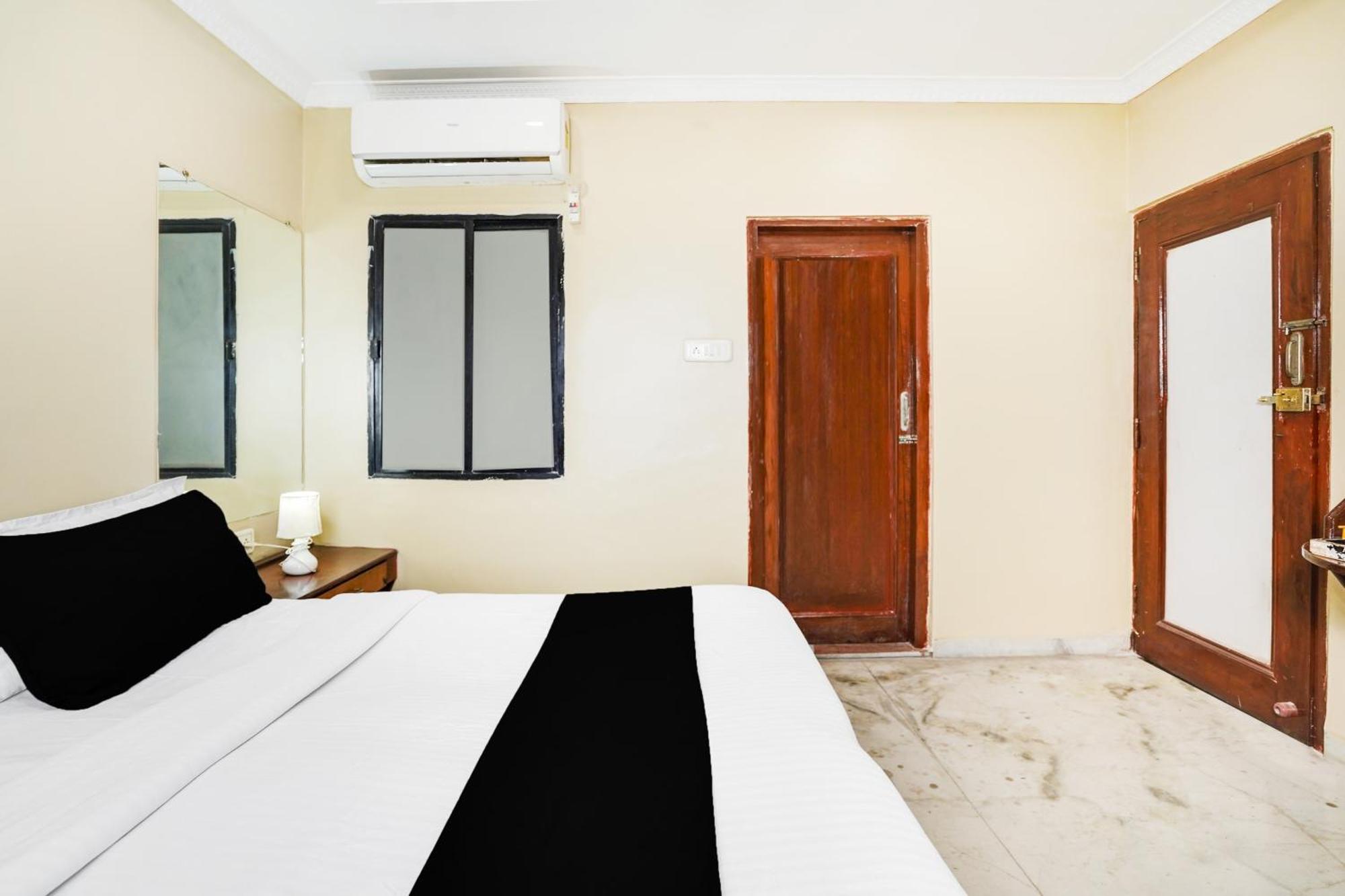 Super Hotel O Pithampur Formerly Ganga Residency Akolia Εξωτερικό φωτογραφία