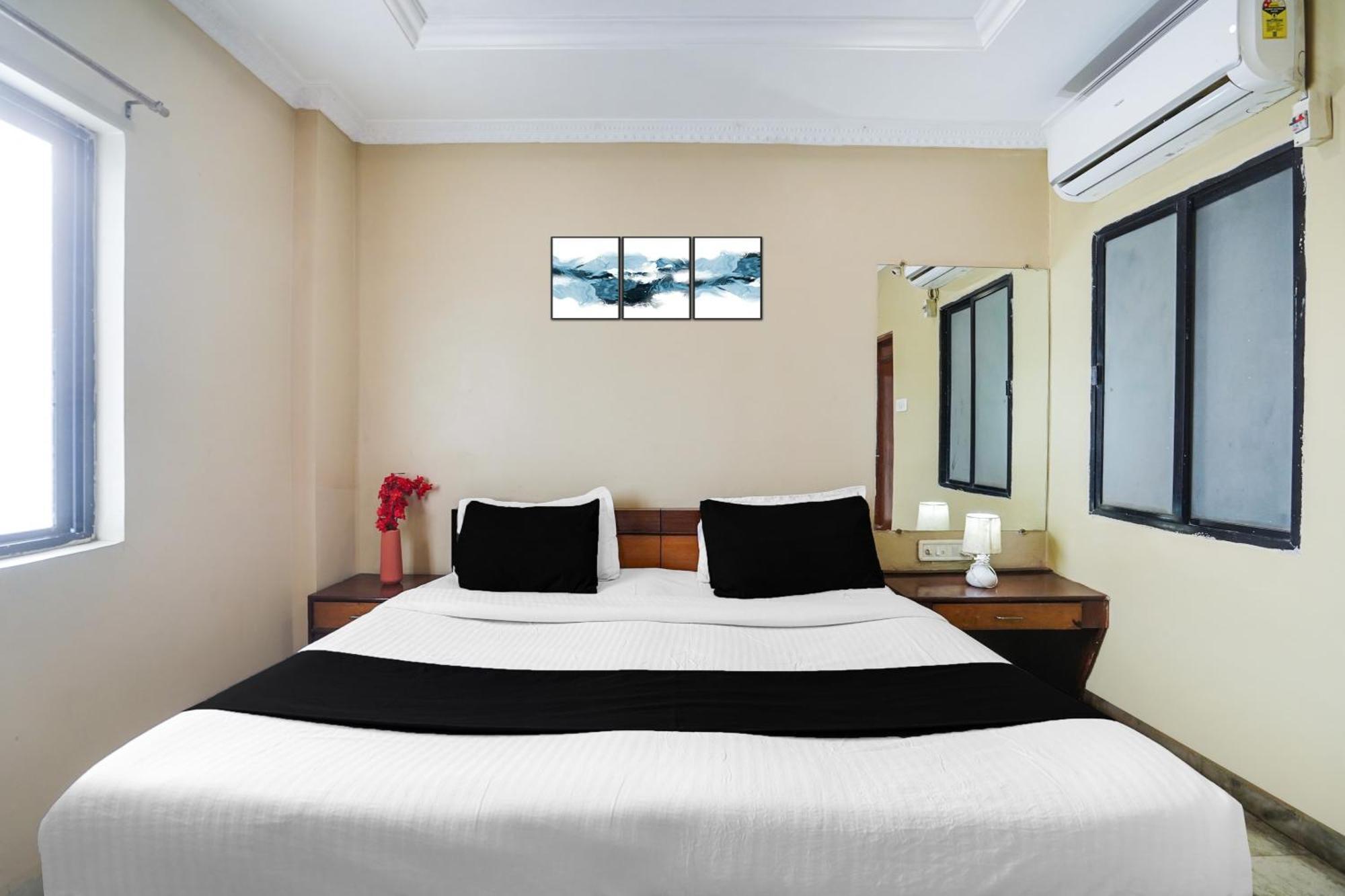 Super Hotel O Pithampur Formerly Ganga Residency Akolia Εξωτερικό φωτογραφία