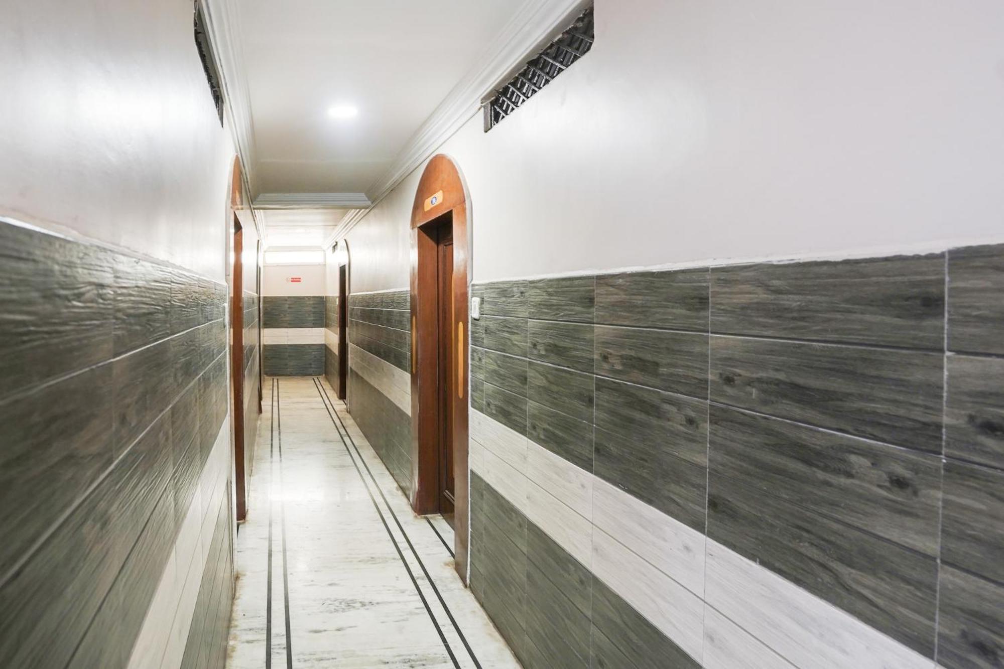 Super Hotel O Pithampur Formerly Ganga Residency Akolia Εξωτερικό φωτογραφία