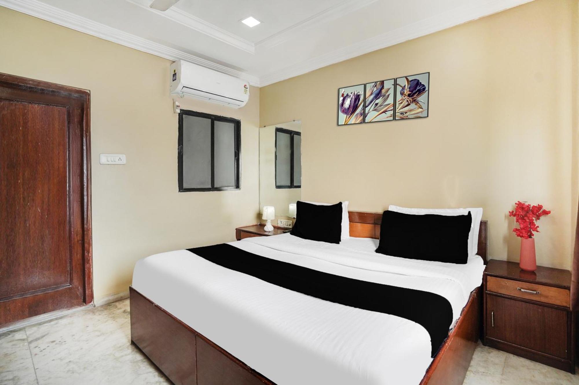 Super Hotel O Pithampur Formerly Ganga Residency Akolia Εξωτερικό φωτογραφία